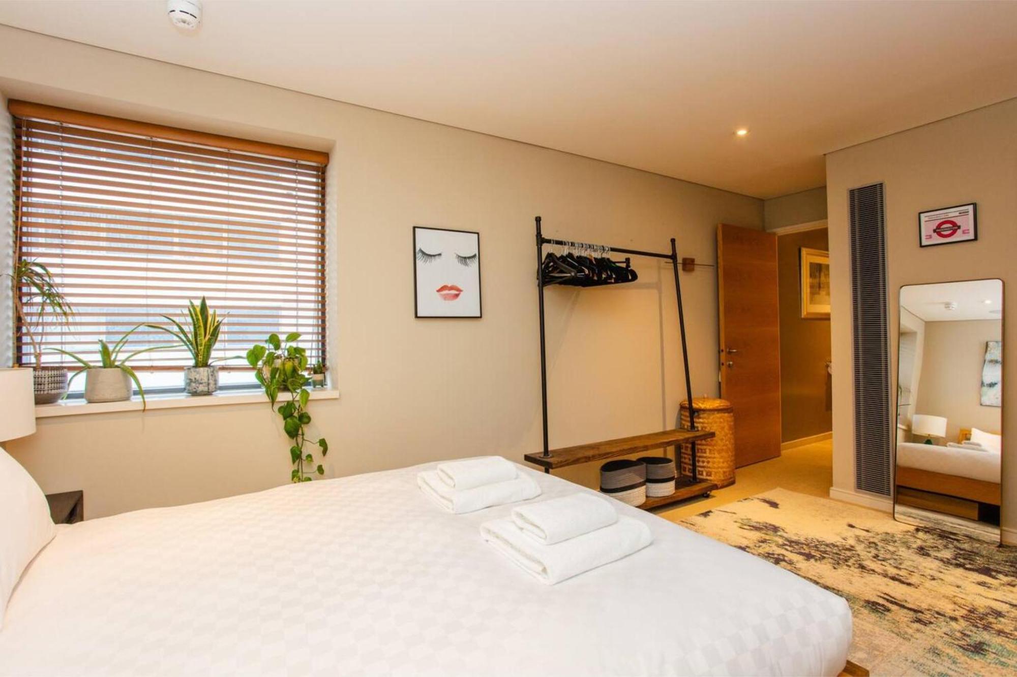 Modern 3 Bedroom Apartment in Paddington Londen Buitenkant foto