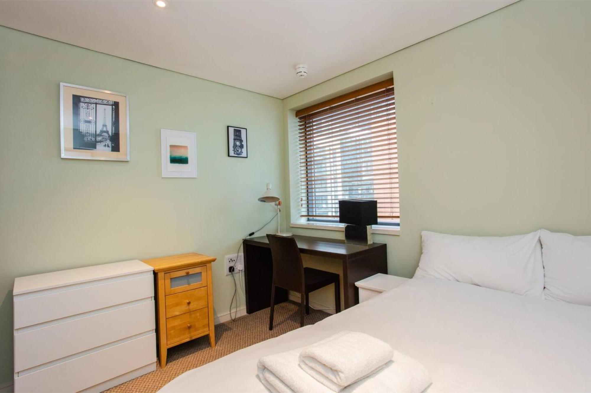 Modern 3 Bedroom Apartment in Paddington Londen Buitenkant foto