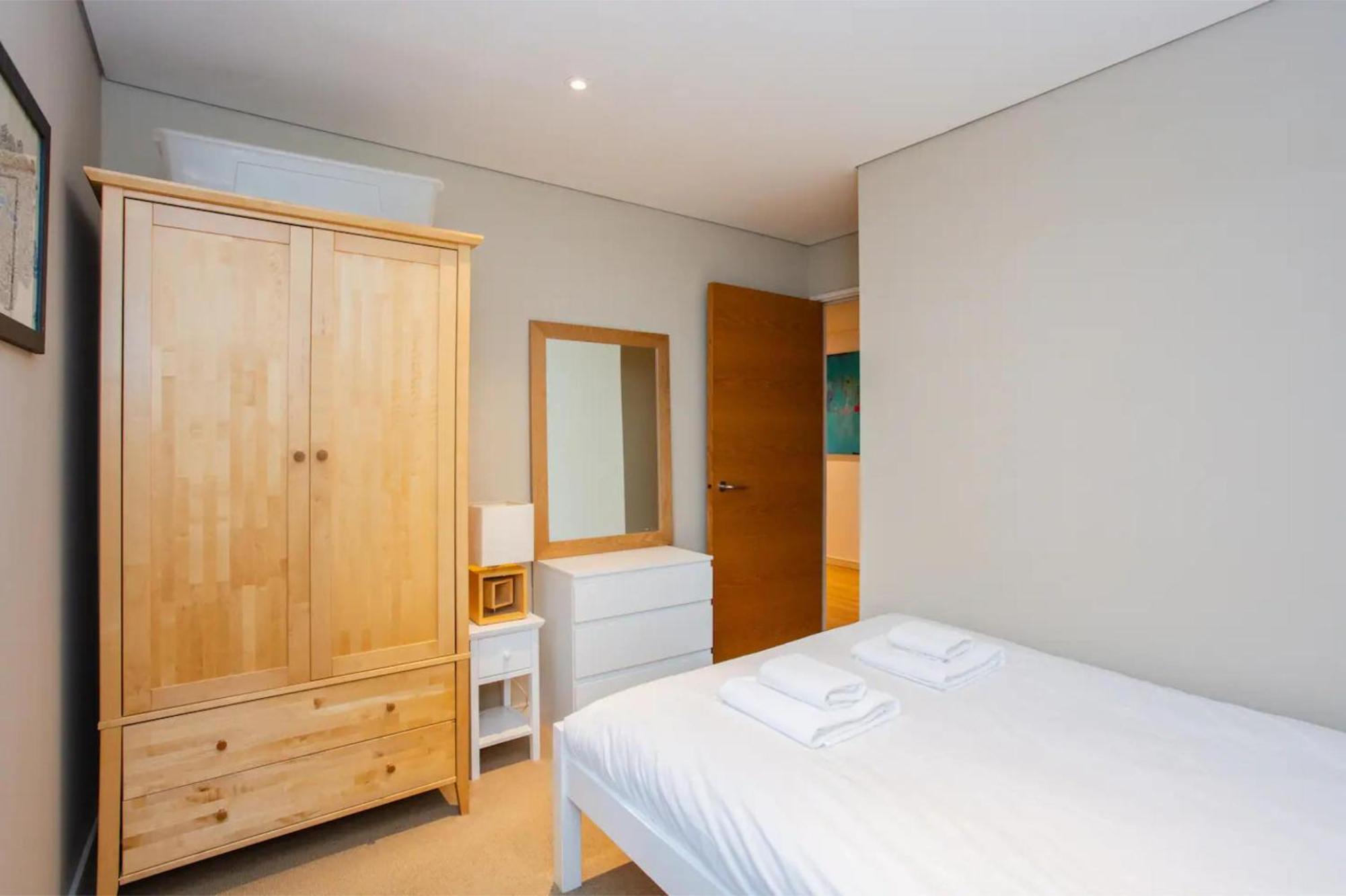 Modern 3 Bedroom Apartment in Paddington Londen Buitenkant foto
